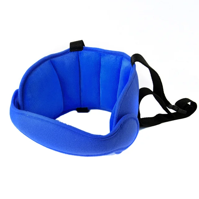 Diese weiche, blaue Kopfstütze für den Kindersitz unterstützt den Kopf deines Babys sanft, damit es auch auf langen Autofahrten sicher und bequem schlummern kann.