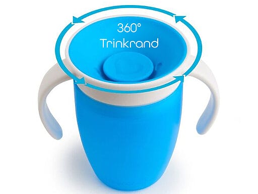 Blauer Baby-Trinklernbecher mit innovativem 360-Grad-Trinkrand und ergonomischen Griffen für leichtes Trinken lernen.